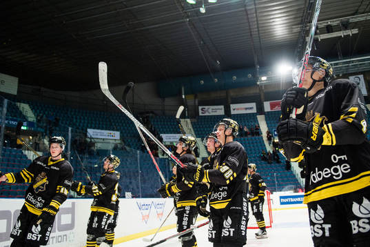 Bläddra bland fler bilder av Ishockey, Hockeyallsvenskan, AIK - Mora
