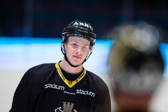 s Jesper Bratt