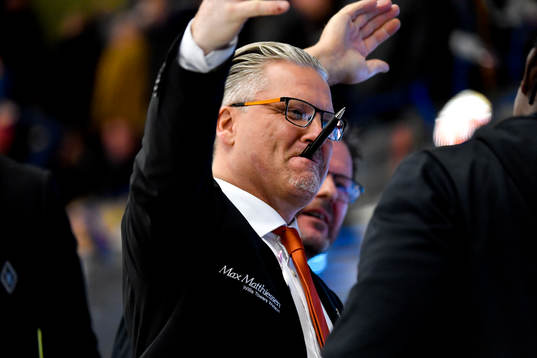 Karlskronas tränare Per Hånberg jublar