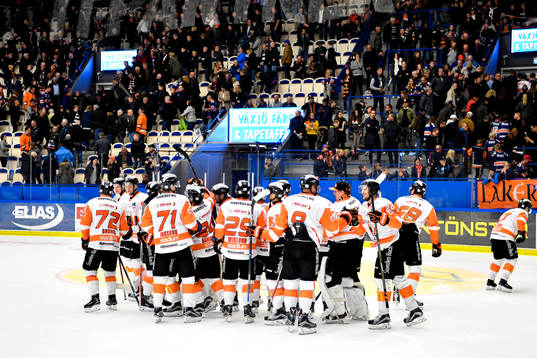 Karlskronas spelare jublar