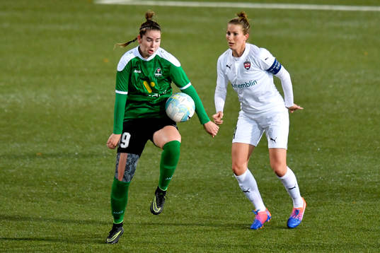 Breidabliks Esther Arnarsdottir och Rosengårds Emma