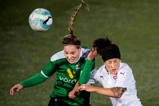 Breidabliks Rakel Hönnudottir och Rosengårds Ella Masar i