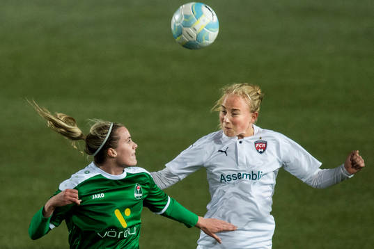 Breidabliks Berglind Thorvaldsdottir och Rosengårds Ebba