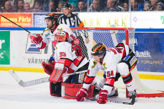 Örebros målvakt Julius Hudacek och Peter Andersson