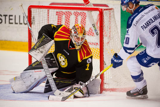 Brynäs målvakt Felix Sandström och Leksands Tommi