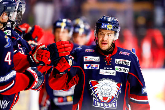 Linköpings Niklas Fogström jublar