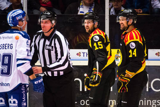 Leksands Tobias Forsberg i bråk med Brynäs Simon