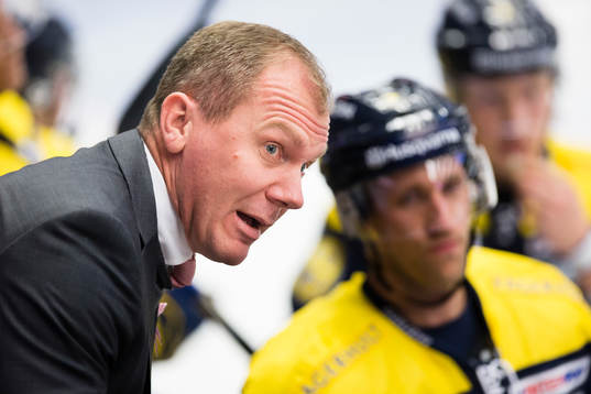 s tränare Johan Lindbom