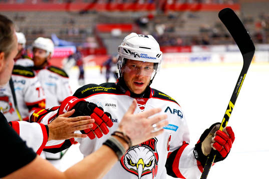 Malmö Redhawks Erik Forssell jublar