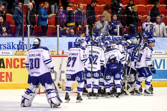 Leksands spelare jublar