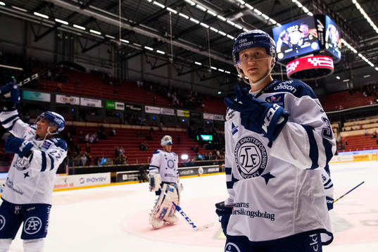 Leksands Olle Alsing  jublar