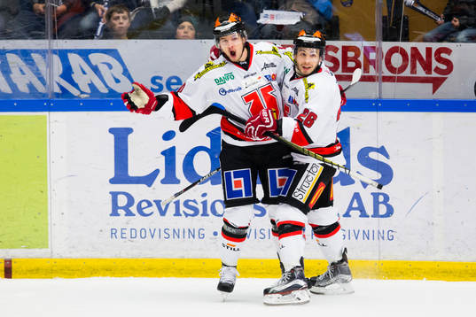 Örebros Libor Hudacek och Greg Squires jublar