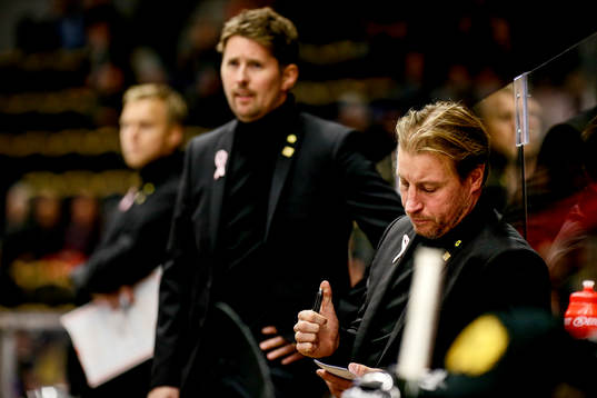 Skellefteås tränare Fredrik Öberg  deppar