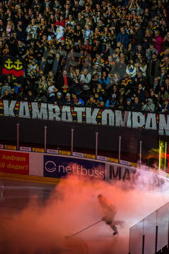 Brynäs supportrar före ishockeymatchen i SHL mellan