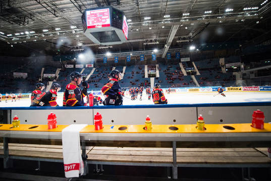 Djurgårdens spelare värmer upp