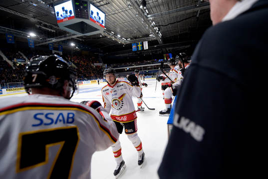 Luleås Petter Emanuelsson jublar