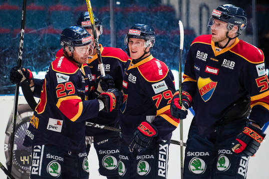 Djurgårdens Matt Anderson gör 1-1 och jublar med Patrik