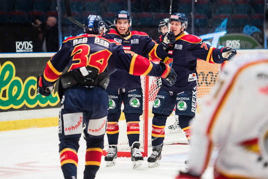 Djurgårdens Matt Anderson gör 1-1 och jublar med Patrik