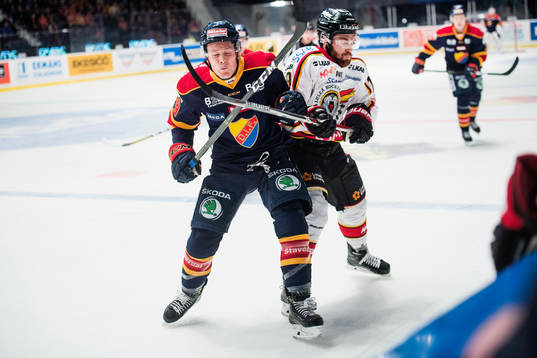 Djurgårdens Patrik Lundh och Luleås Jacob Lagacé