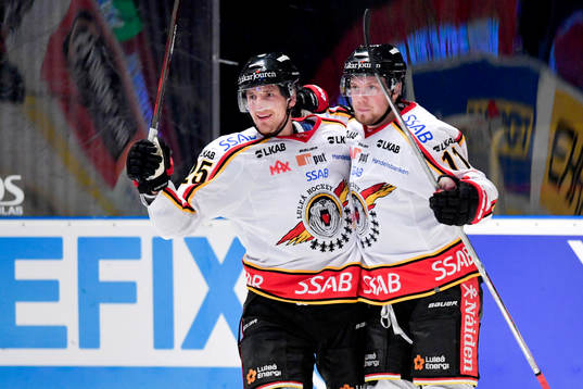 Luleås Petter Emanuelsson jublar