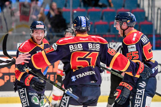 Djurgårdens Matt Anderson jublar med lagkamrater