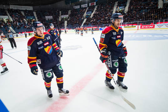 Djurgårdens Juuso Ikonen och Jeff Tambellini deppar