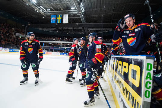 Djurgårdens spelare med Juuso Ikonen och Daniel Brodin