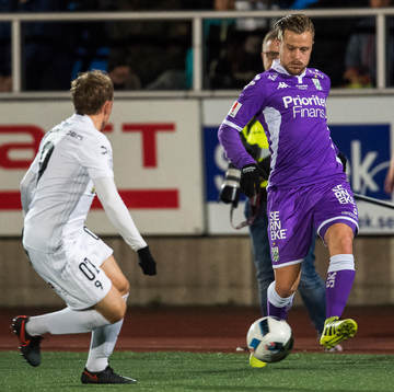 Oskarshamns Emil Dolk och IFK Göteborgs Scott Jamieson