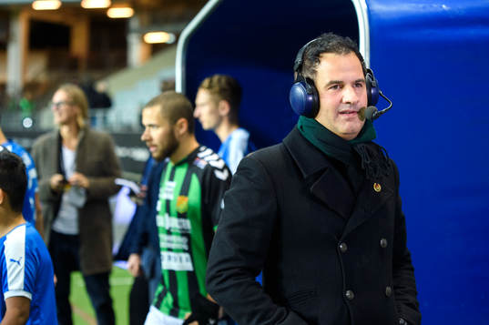GAIS tränare Benjamin Westman blir intervjuad innan