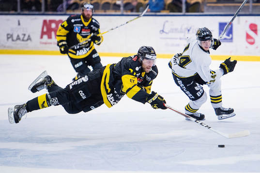 Bläddra bland fler bilder av Ishockey, Hockeyallsvenskan, Västerås - AIK