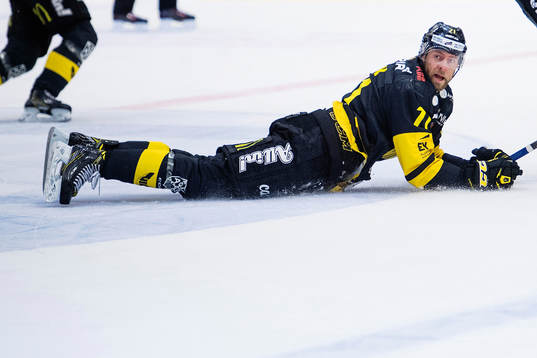 Västerås Niklas Lihagen faller