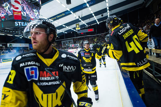 Västerås Anton Mylläri och Eddie Davidsson jublar
