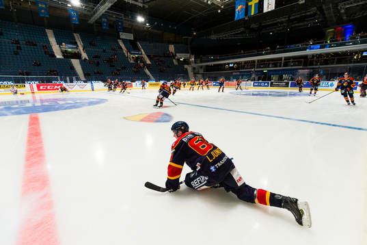 Djurgårdens Markus Ljungh värmer upp