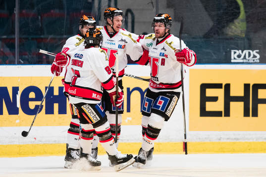 Örebros Marcus Weinstock (m) jublar