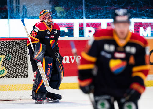 Djurgårdens målvakt Mikael Tellqvist deppar