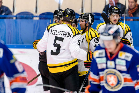 Brynäs spelare jublar