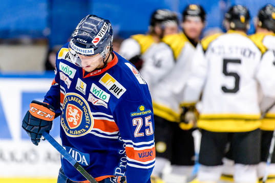 Växjös Philip Holm deppar