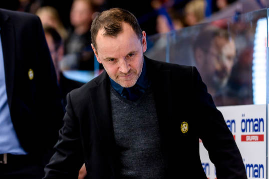 Brynäs tränare Thomas Berglund jublar
