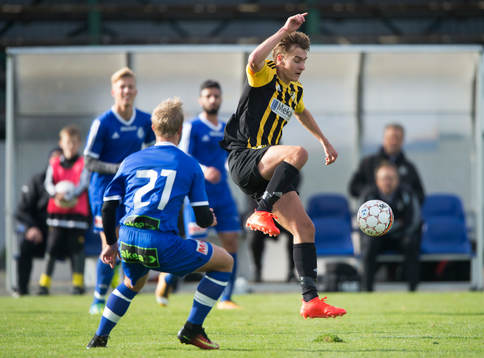 IFK Hässleholms Erik Åberg i matchen i division 2 mellan