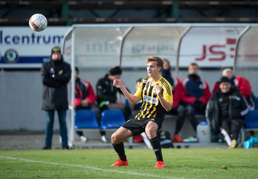 IFK Hässleholms Erik Åberg i matchen i division 2 mellan