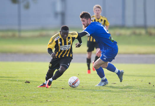 IFK Hässleholms Mike Andrew i matchen i division 2 mellan