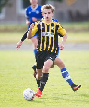 IFK Hässleholms Erik Åberg i matchen i division 2 mellan