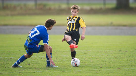 IFK Hässleholms Erik Åberg i matchen i division 2 mellan