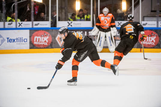 Karlskrona-spelarna värmer upp