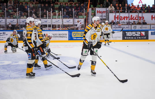 Skellefteåspelarna värmer upp