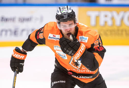 Karlskronas Alexander Viklund fick ett slag i ansiktet