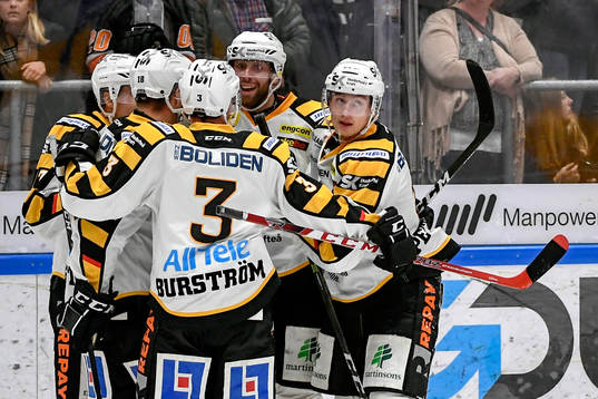 Skellefteås Adam Pettersson jublar