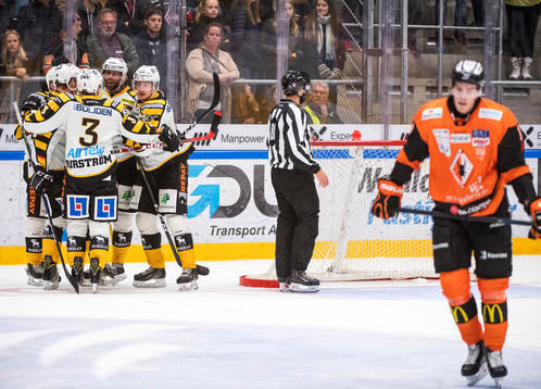 Skellefteåspelarna jublar