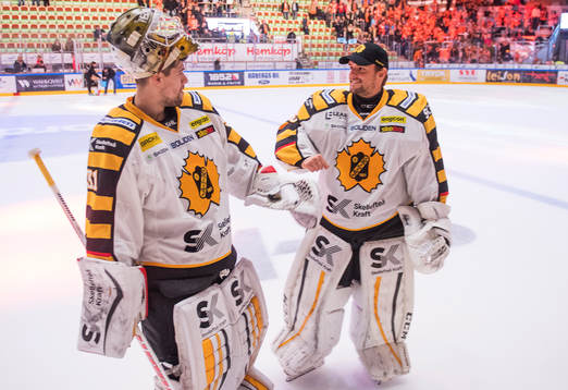 Skellefteås målvakt Gustaf Lindvall och målvakt Joni