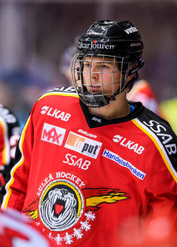 Luleås Isac Lundeström på uppvärmningen